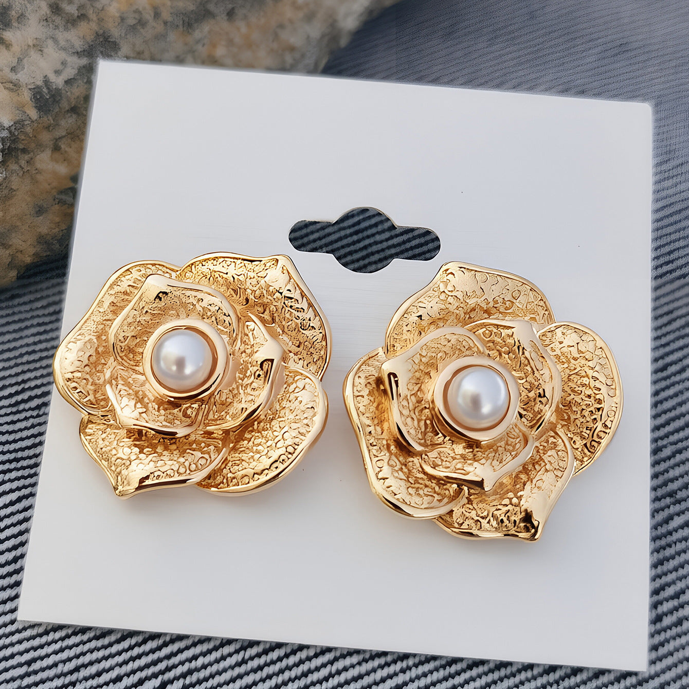 Wholesale Retro Chic Wrinkled Petal Flower Earrings For Women Zinc Alloy Party Jewelry Accessory Gift