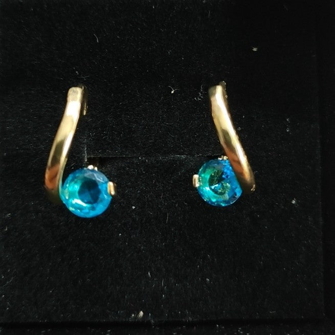 Wholesale Zinc Alloy Electroplated Geometric Zirconia Earrings Purple Silver Fashion Accessory