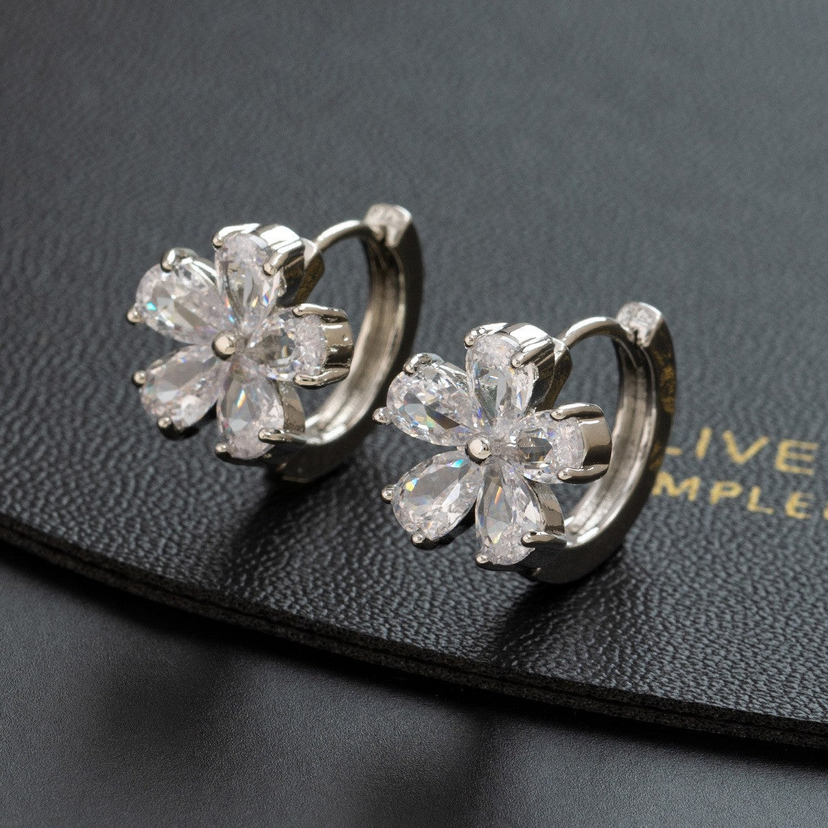 Wholesale Gold Plated Zircon Letter Ear Cuffs For Women Trendy Geometric Shape Chic Everyday Jewelry Accessory Boutique Resale Gift