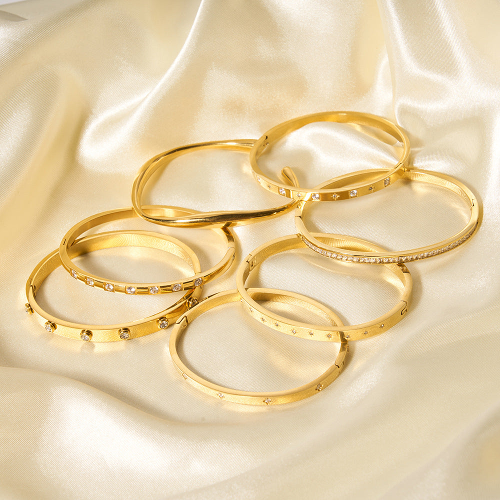 Wholesale Vintage Wide Edge Titanium Steel Inlaid with Zircon 18K Real Gold Stainless Steel Bracelet ACC-BT-Xiny010