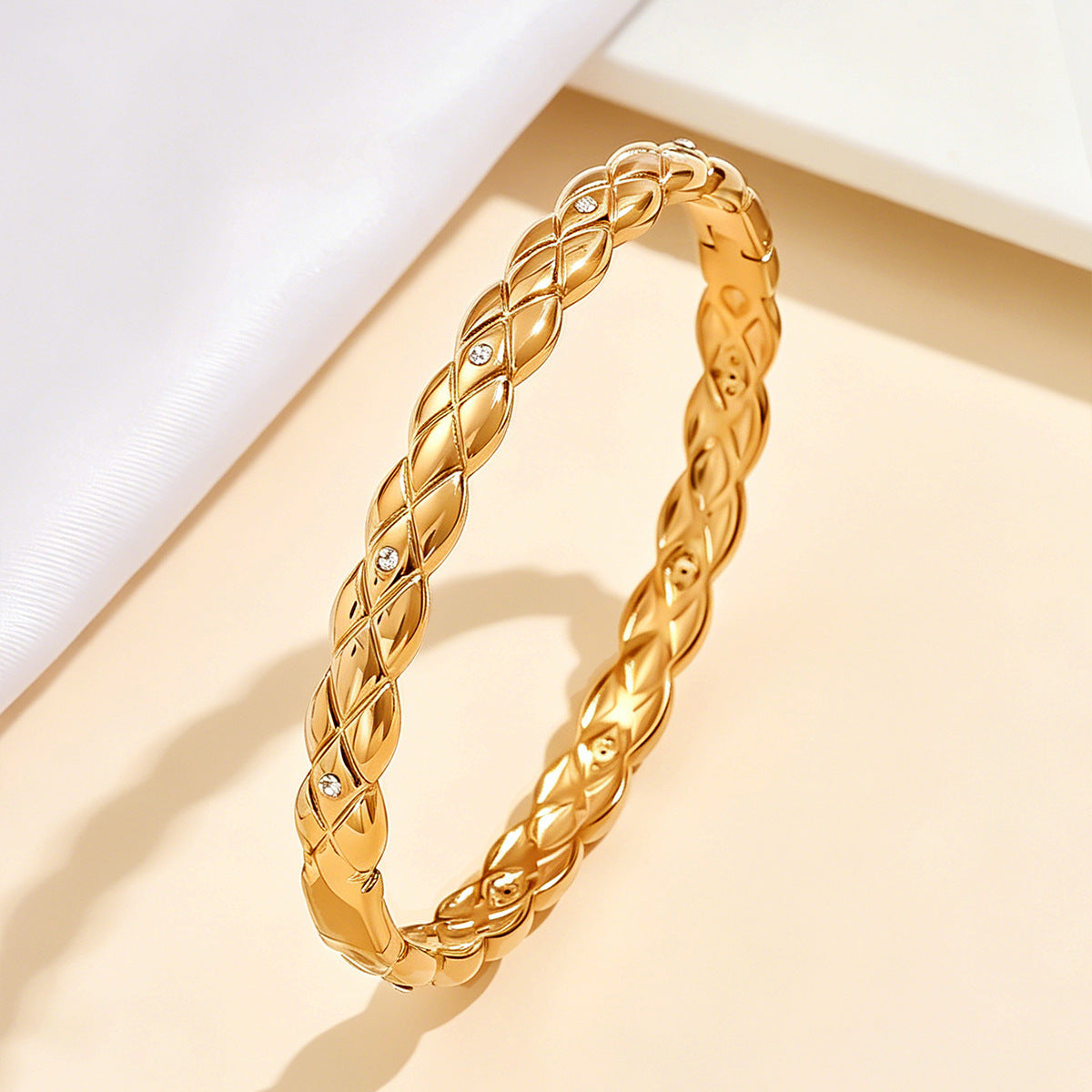 Wholesale Trendy Narrow Plaid Stainless Steel Bracelet 18K Gold Plated Boutique Resale