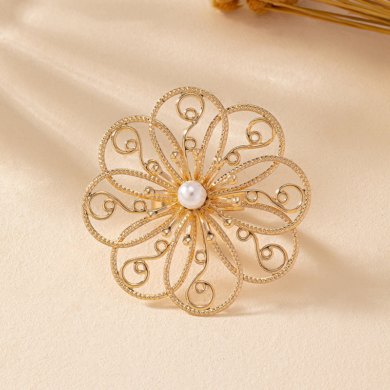 Wholesale Exaggerated New Flower Women' s Ring Fashion Metal Hollow Flower Exaggerated Bracelet Ring