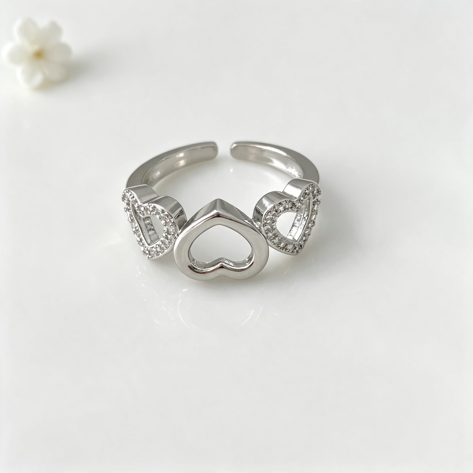 Wholesale Heart Cutout Open Ring 18K Gold Plated Zircon Adjustable Ring Fashion Accessory Gift