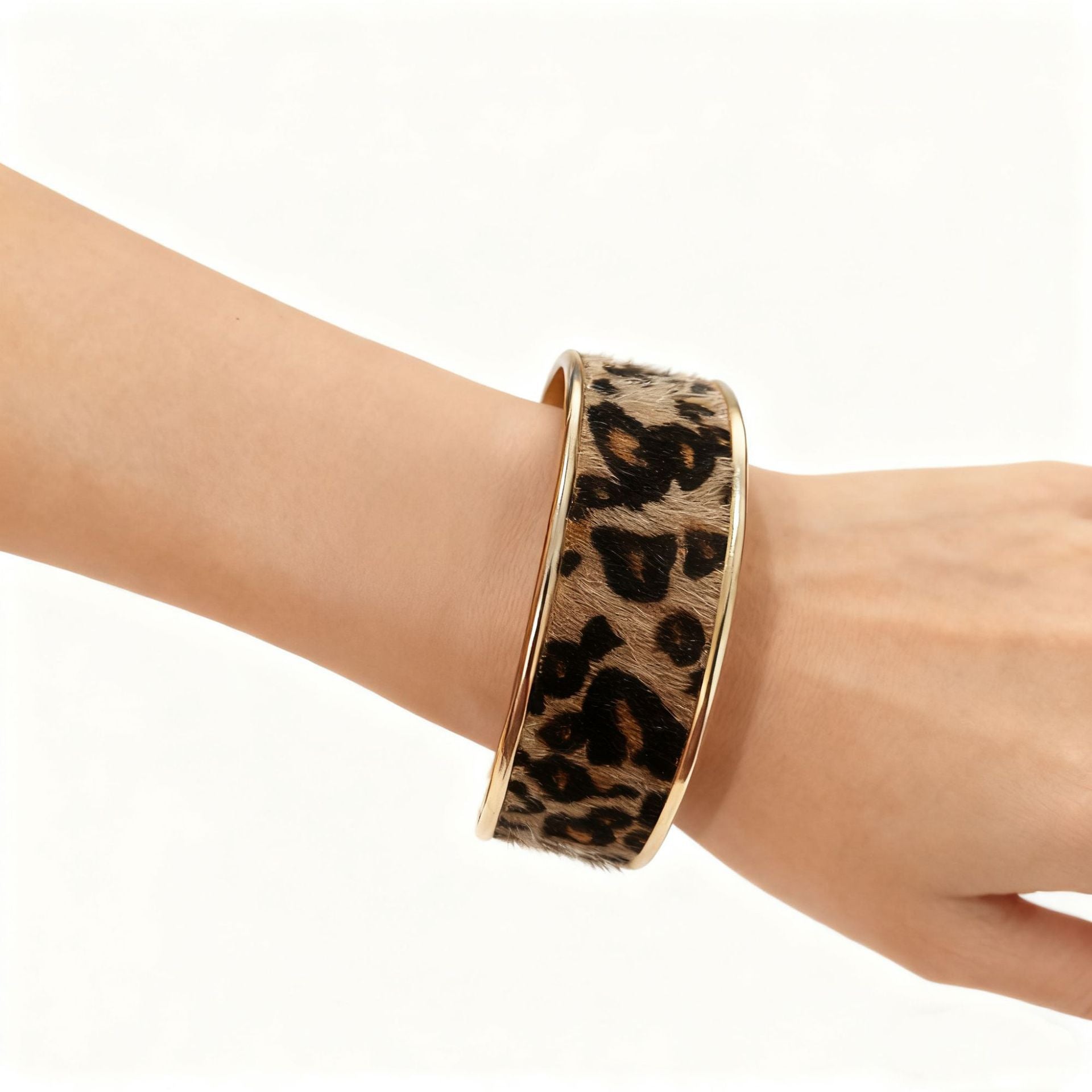 Wholesale Vintage Flocked Leopard Print Open Bangle Bracelet Alloy Electroplated Fashion Accessory For Women Everyday Wear