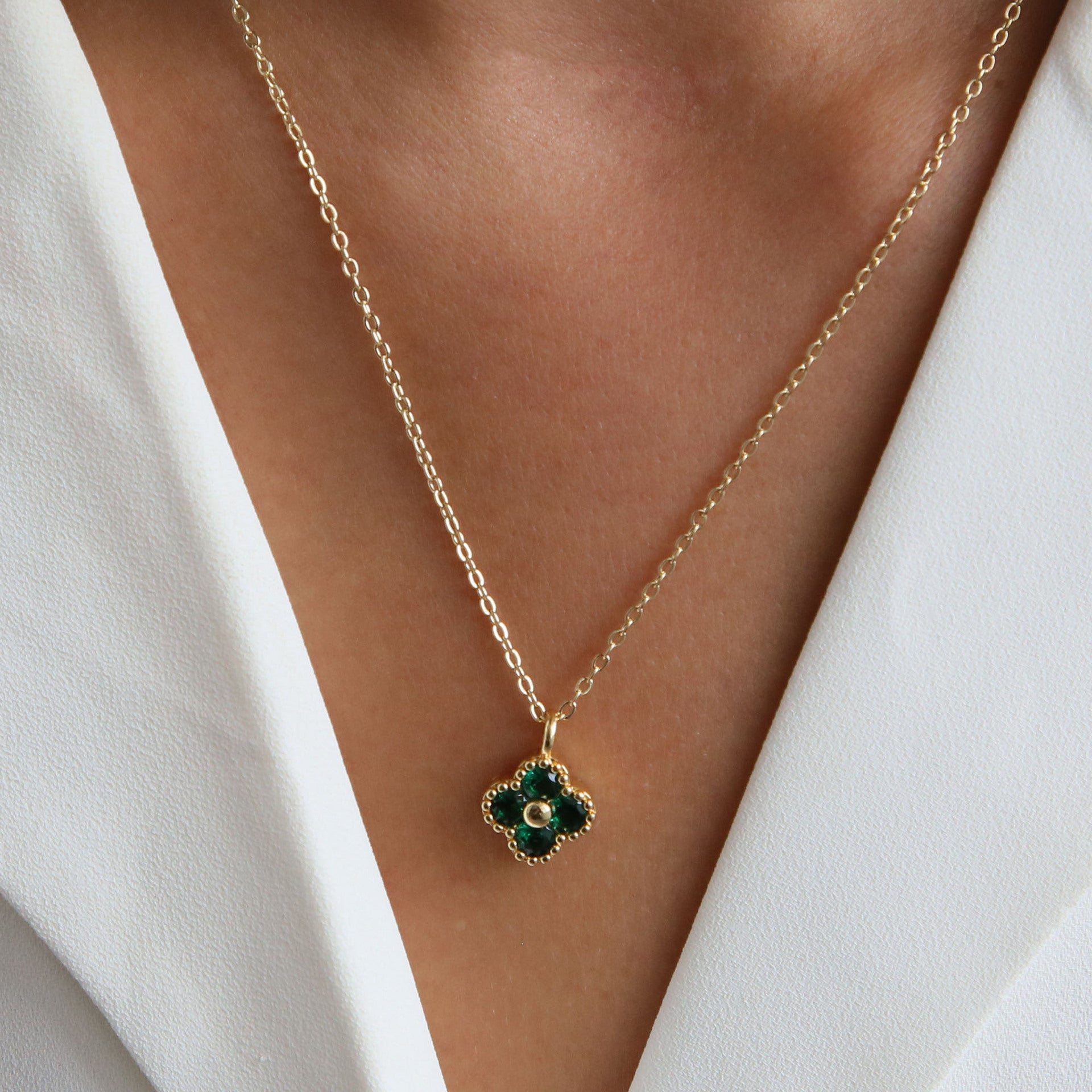 Wholesale 18k Brass Micro Inlaid Colored Zirconium Four-leaf Clover Flower Choker Necklaces ACC-NE-BaiYi002