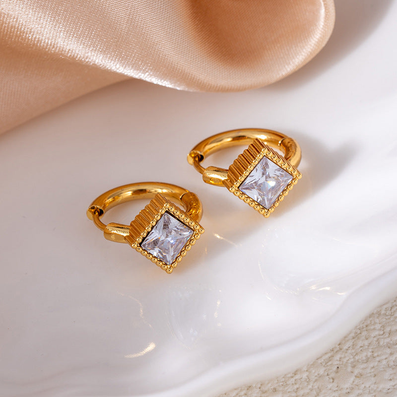 Wholesale Titanium Steel Star Earrings with Emerald and Crystal Zircon - Retro Design for Everyday Wear Jewelry Accessory
