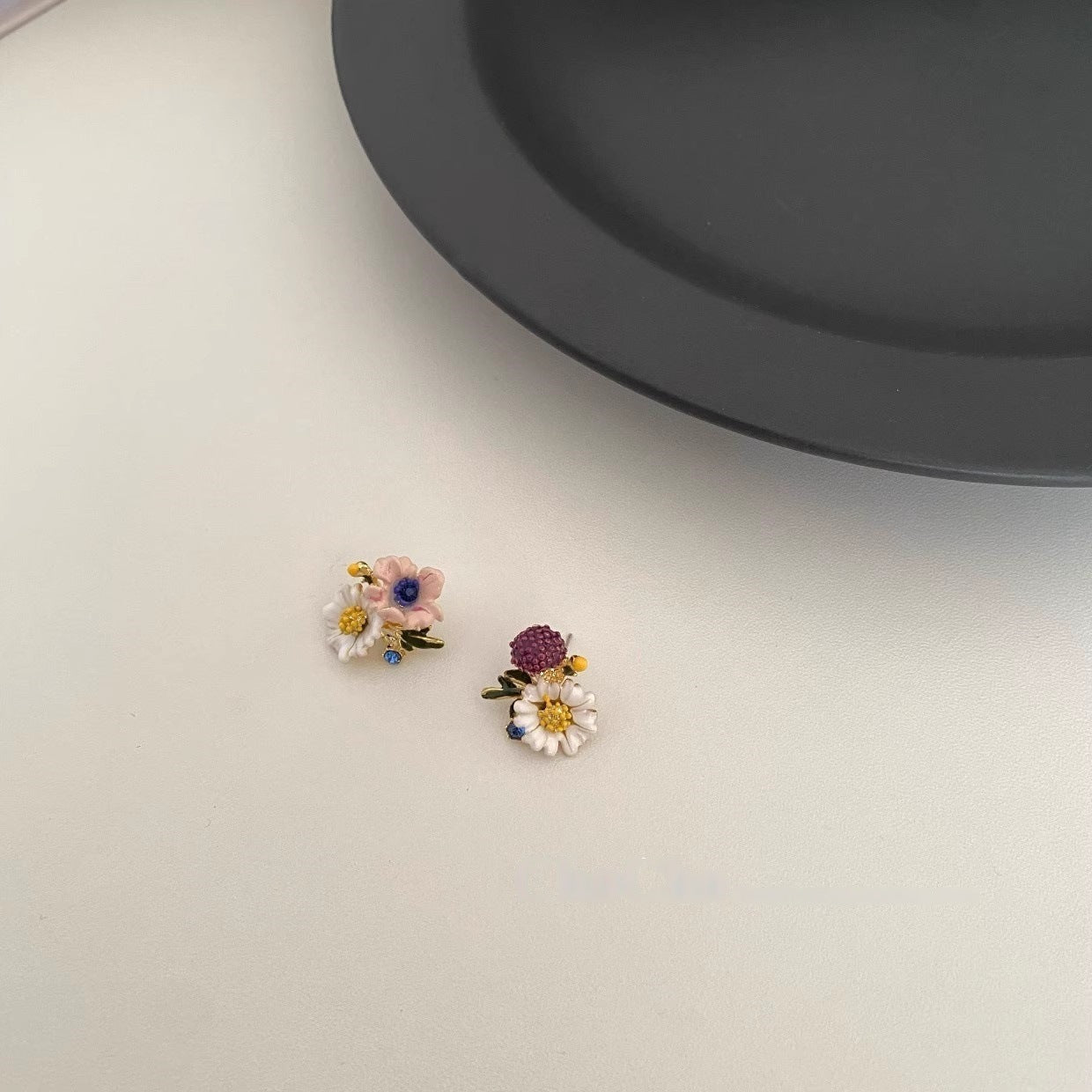Wholesale retro enamel flower earrings