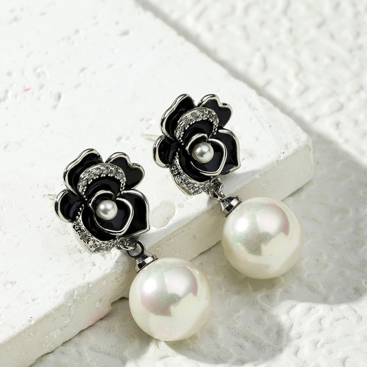 Wholesale  black oil drop camellia pearl earrings