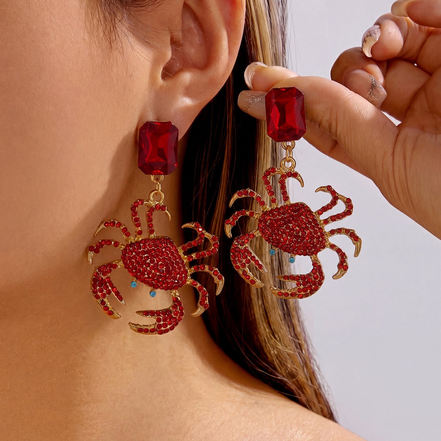 Wholesale Red Full-Pavé Crab Earrings — Light Luxury,  High-End Ocean-Themed Statement Earrings;  Bold,  Unique,  and Versatile Evening Accessories