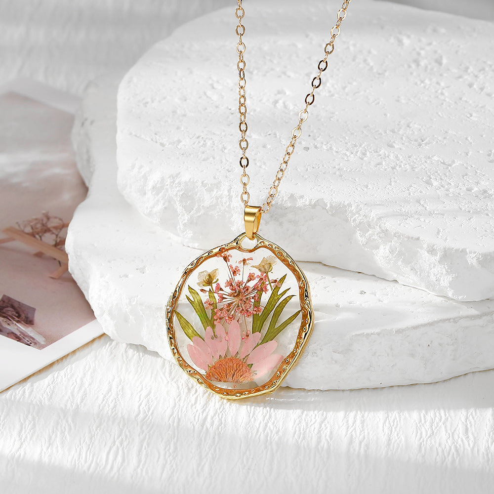Wholesale Bohemian Dried Flower Clear Resin Pendant Necklace Colorful Flower Collarbone Chain Jewelry Accessory Gift