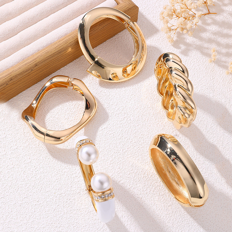 Wholesale Alloy Geometric Designer Bracelets