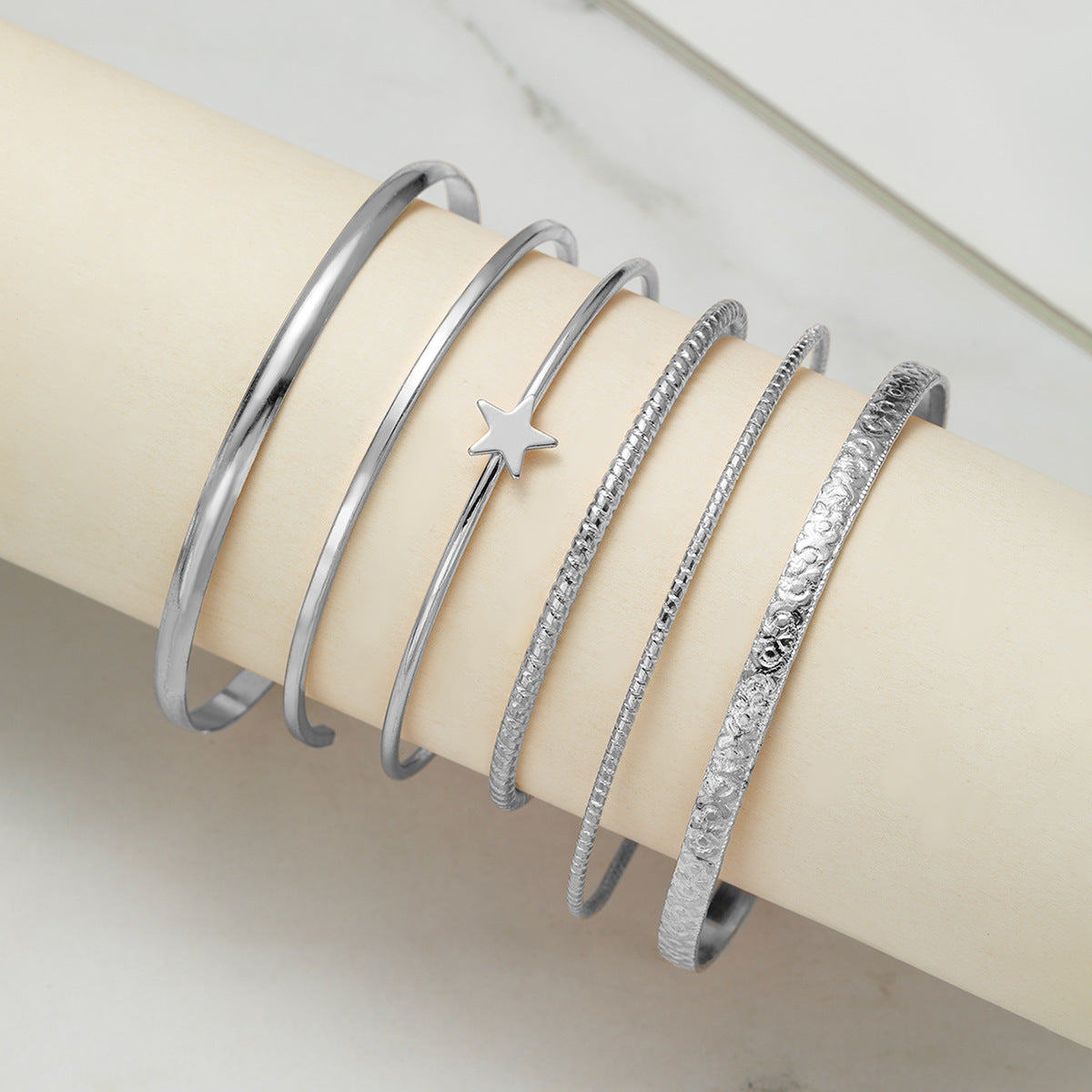 Wholesale  Exaggerated Star Spiral Carved Alloy Glossy Half-open Bracelet Set