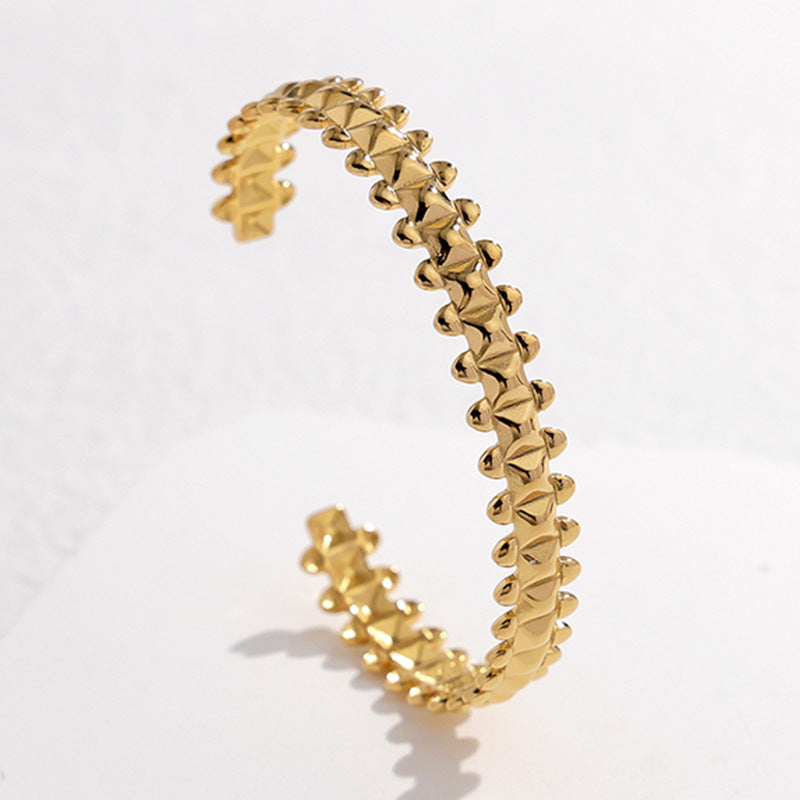 Wholesale titanium steel bracelet non-fading adjustable stainless steel bracelet female exaggerated high-grade open bracelet