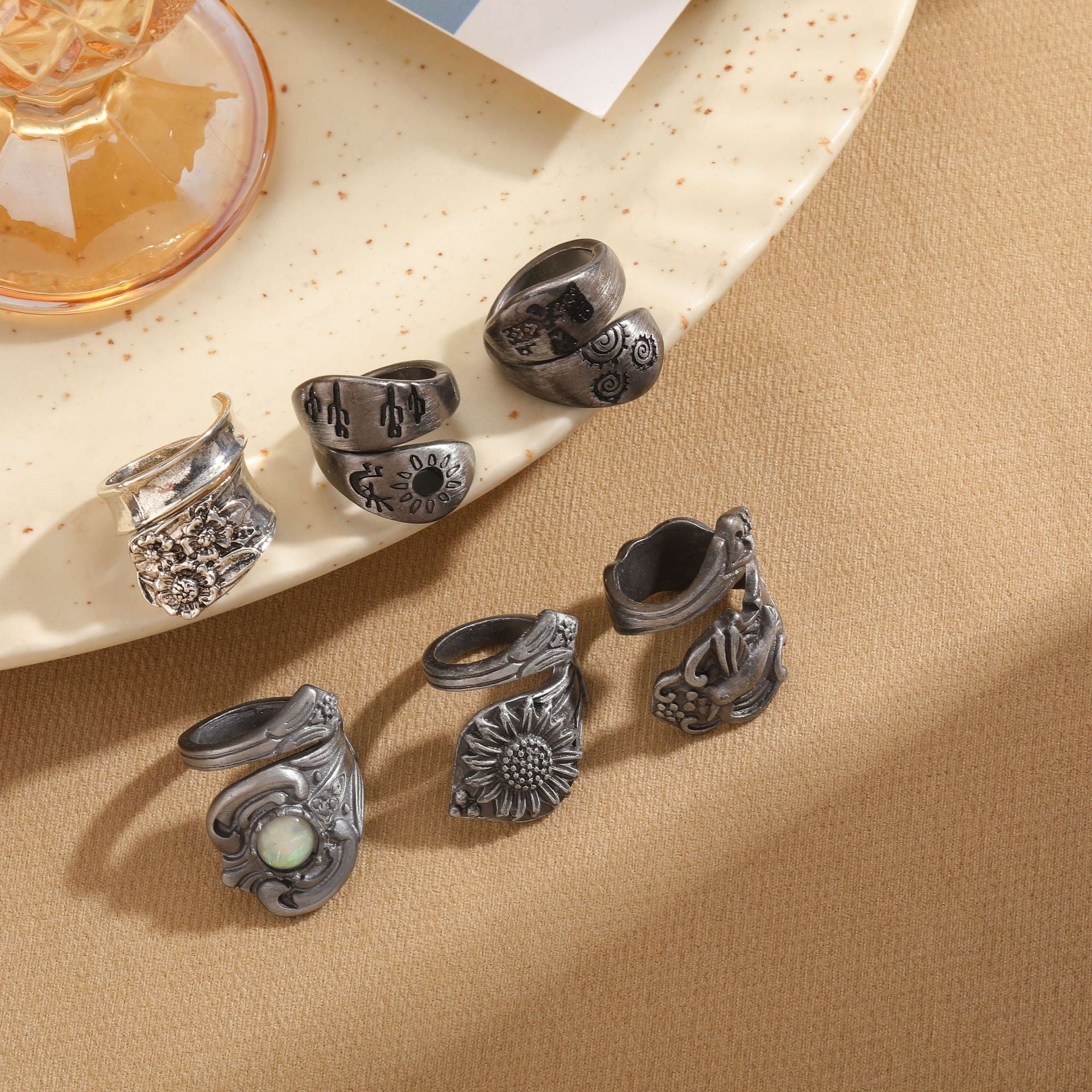Wholesale Retro Sunflower Ring Zinc Alloy Electroplated Adjustable Open Ring For Boutique Resale