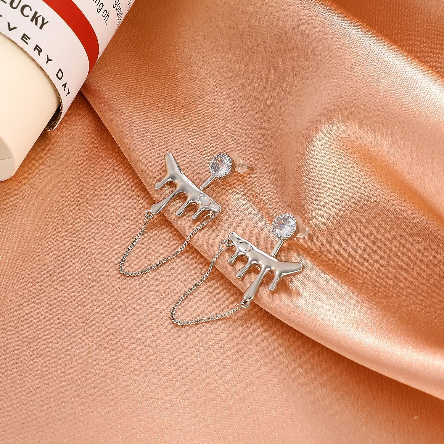 Wholesale Copper Electroplated Geometric Water Drop Ear Cuff Clip Retro Earrings For Women Trendy Fashion Jewelry Accessory