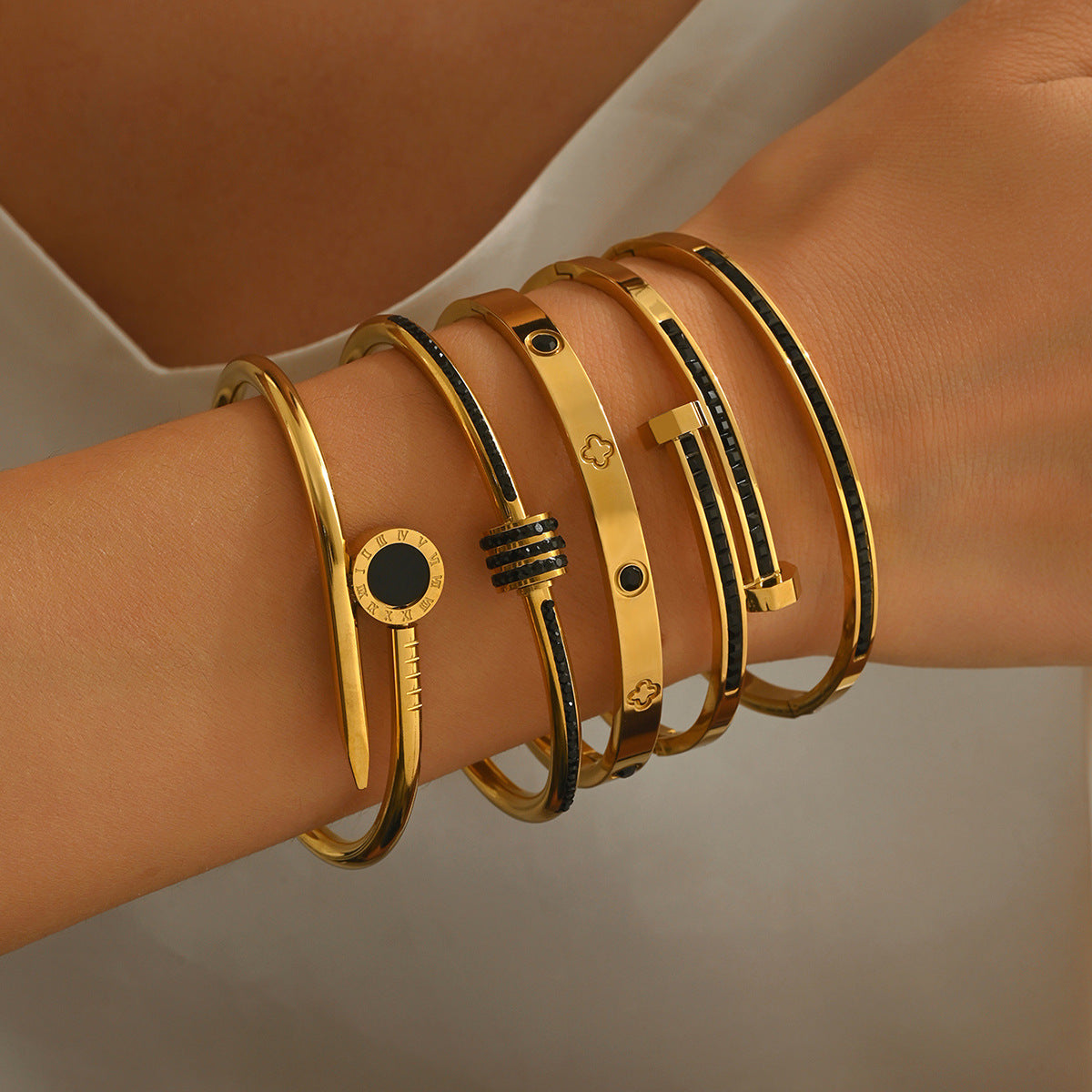 Wholesale Country Style Gold Plated Titanium Steel Bracelet Everyday Wear