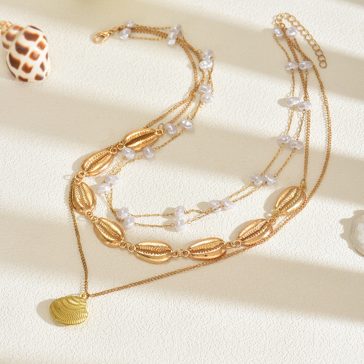 Wholesale Light luxury summer metal shell pendant necklace