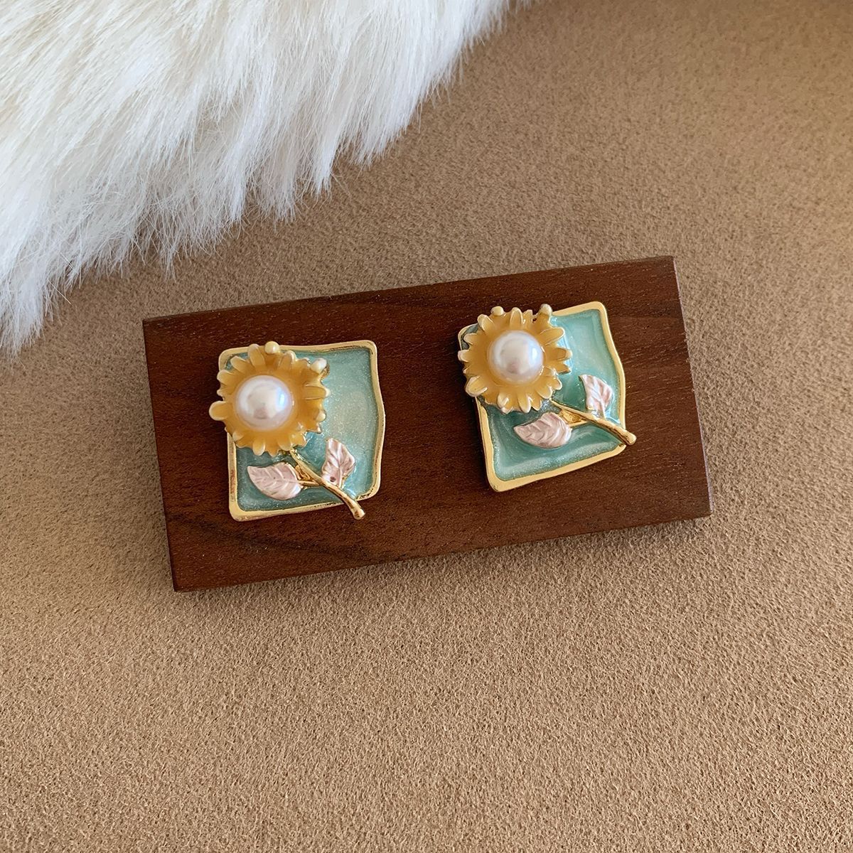 Wholesale oil painting pearl Monet garden earrings silver needle exquisite  design sense of medieval earrings