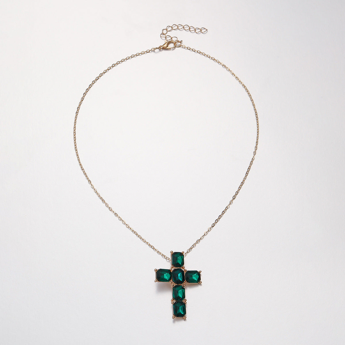 Wholesale Minimalist Cross Pendant Necklace with Rhinestones Zinc Alloy Electroplated Jewelry Accessory for Women Boutique Resale