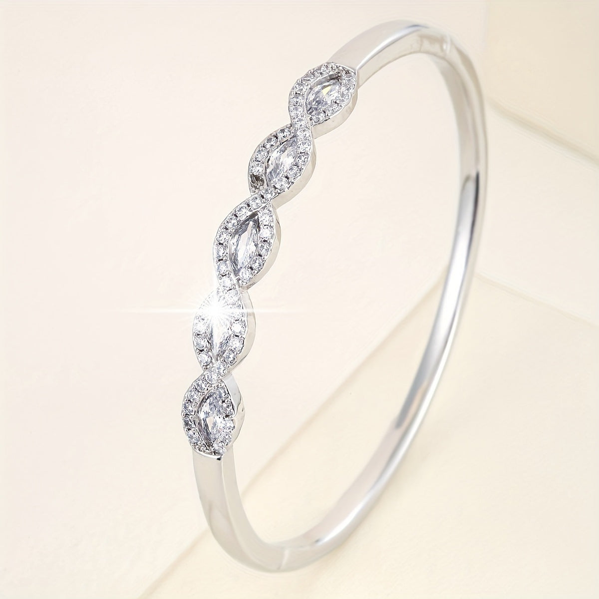 Wholesale Creative star exquisite bracelet