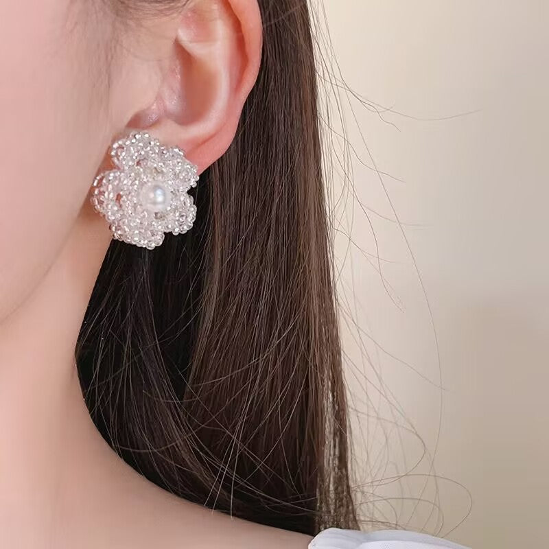 Wholesale Light luxury three-dimensional crystal earrings