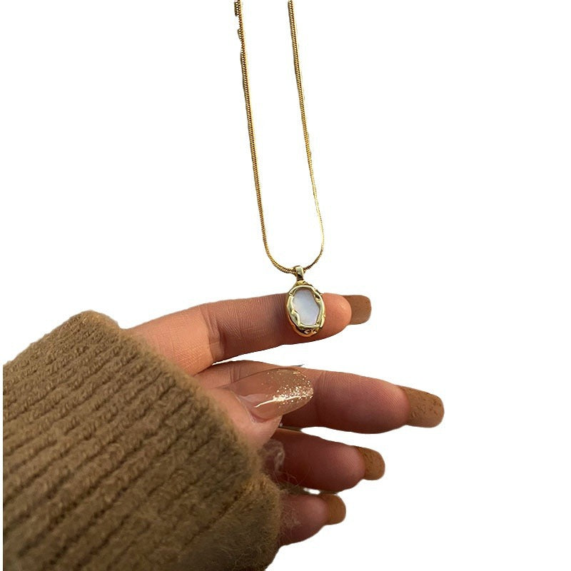 Wholesale Natural Shell White Copper Pendant Titanium Steel Flat Snake Chain