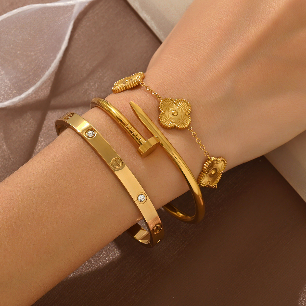 Wholesale Country Style Four-Leaf Clover Zircon Bracelet Titanium Steel Jewelry Accessory