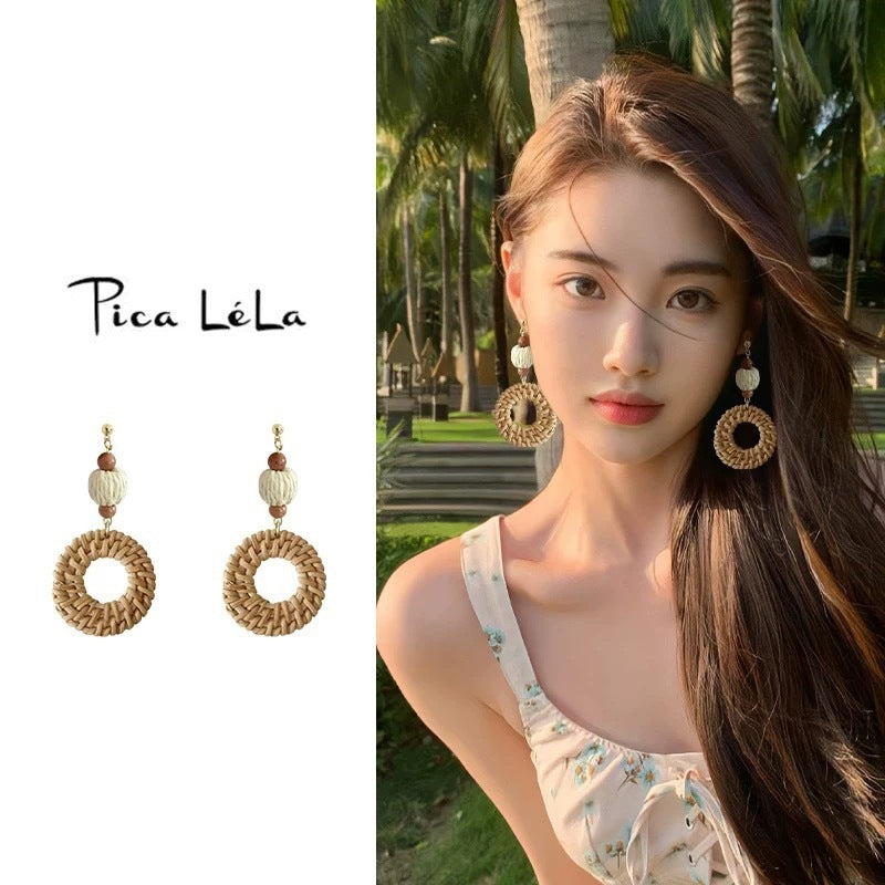 Wholesale Retro Forest-Style Handwoven Rattan Earrings — Summer Bohemian Vacation-Style Statement Jewelry ( Face-Slimming Effect)