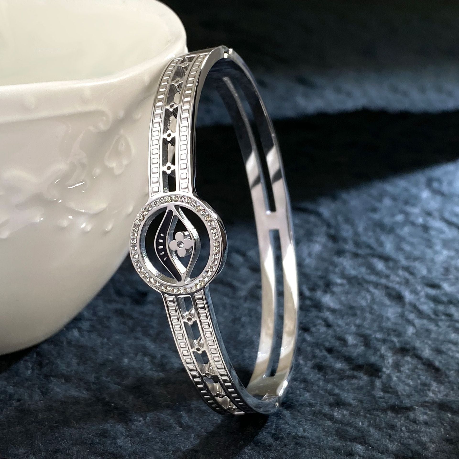 Wholesale Titanium Steel Plated 18K Gold High-end Luxury Bracelet ACC-BT-YuXun008