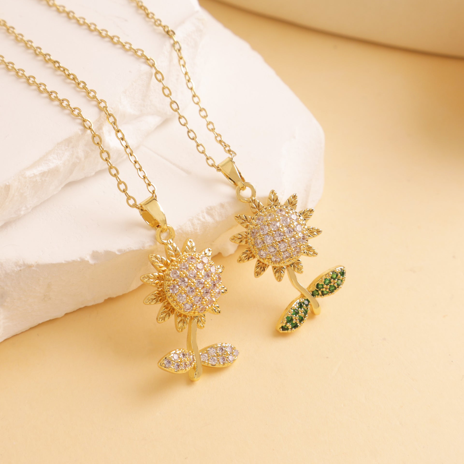 Wholesale Rotating Sunflower Pendant Necklace Trendy Fashion Accessory for Boutique Resale