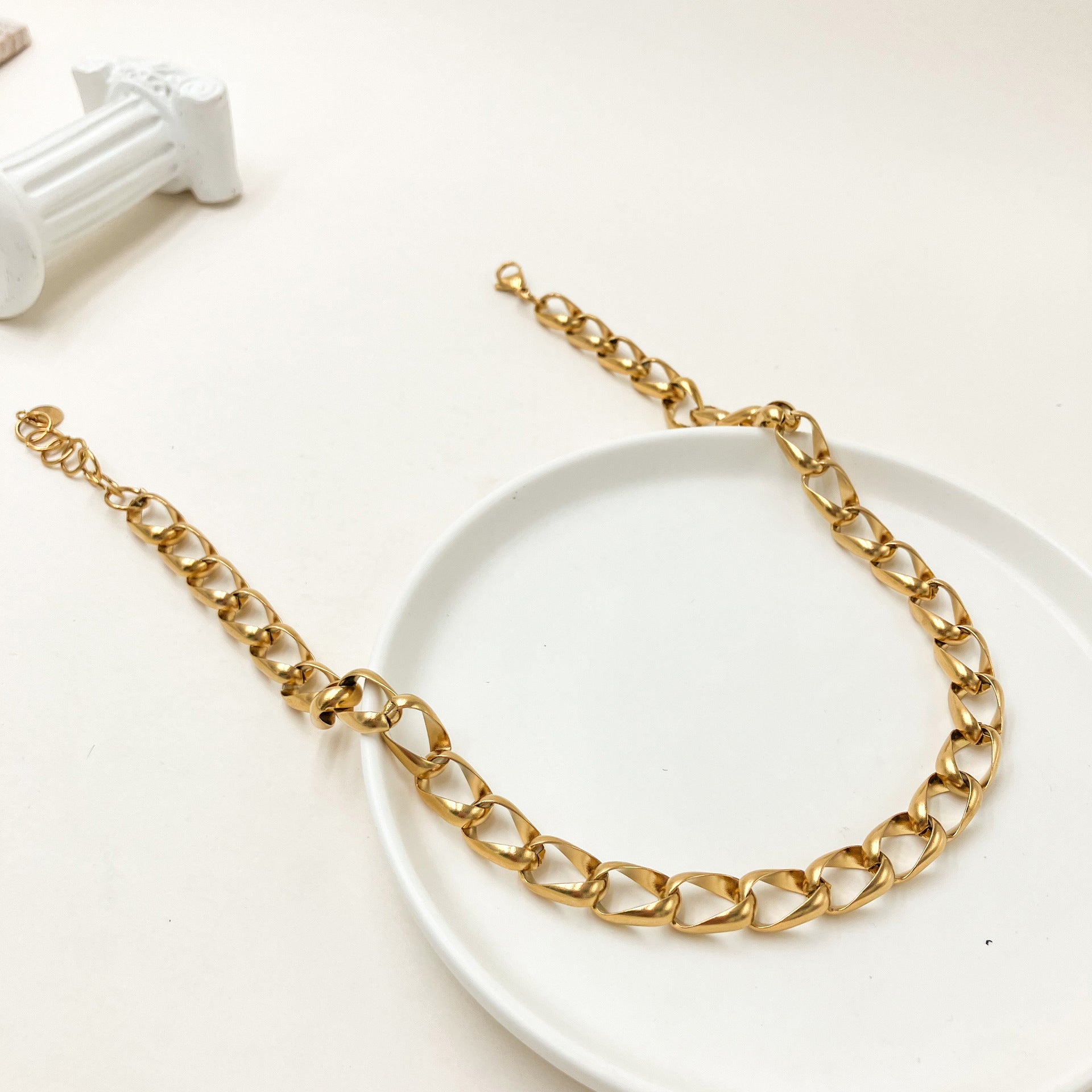 Wholesale  stainless steel gold-plated simple fashion clavicle