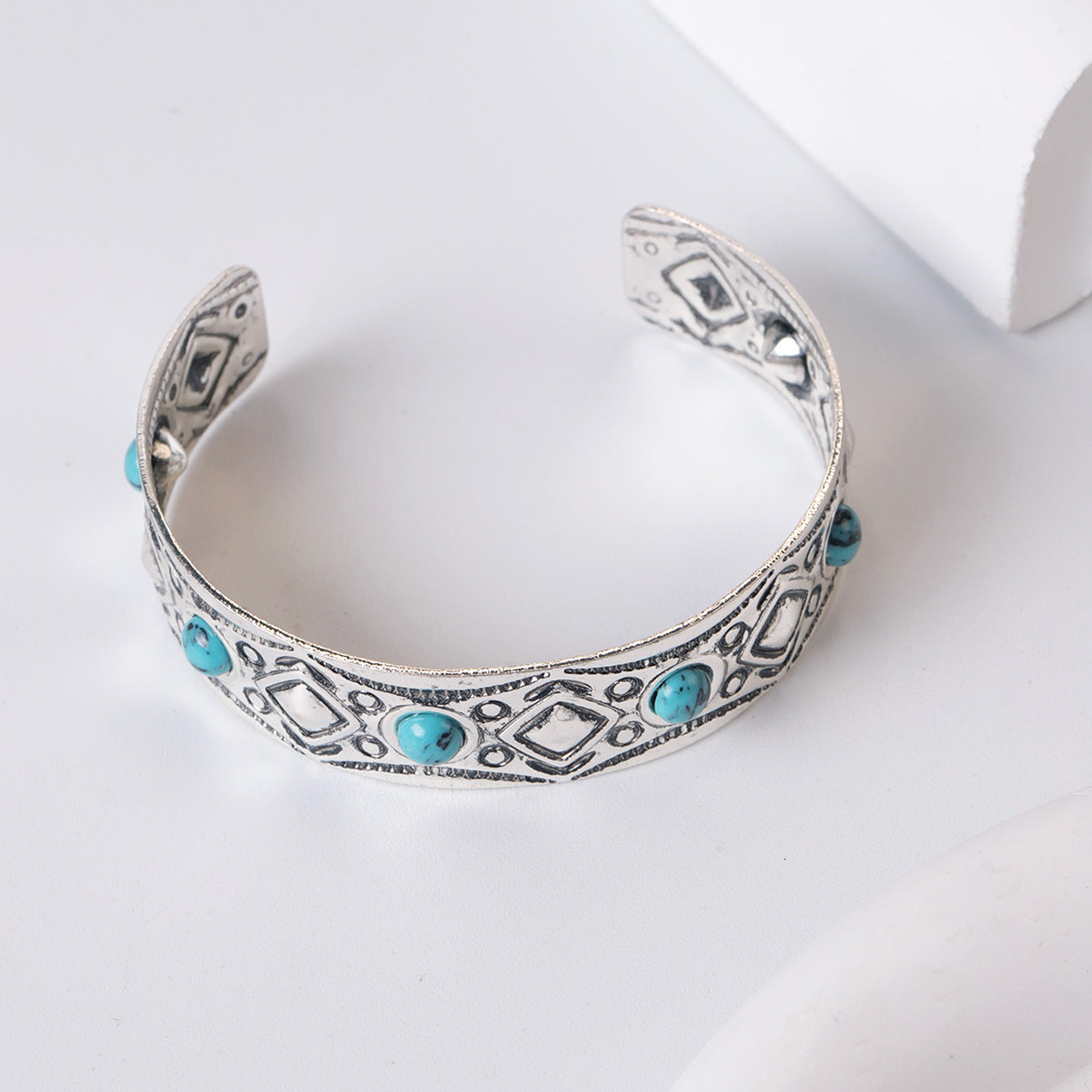 Wholesale Silver Tone Turquoise Inlay Vintage Open Adjustable Bracelet Women Fashion Jewelry Accessory