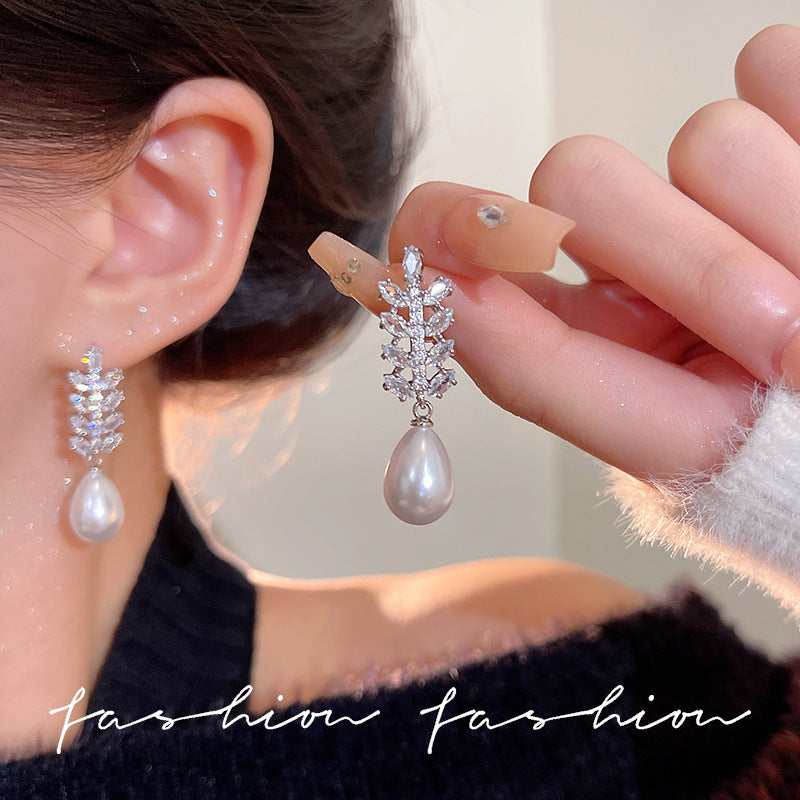 Wholesale  Zircon Pearl Earrings  Light Luxury Earrings