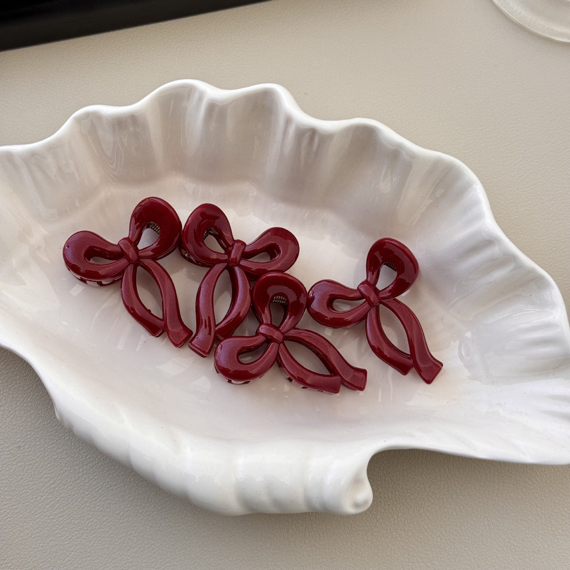Wholesale Red exquisite small bow clip