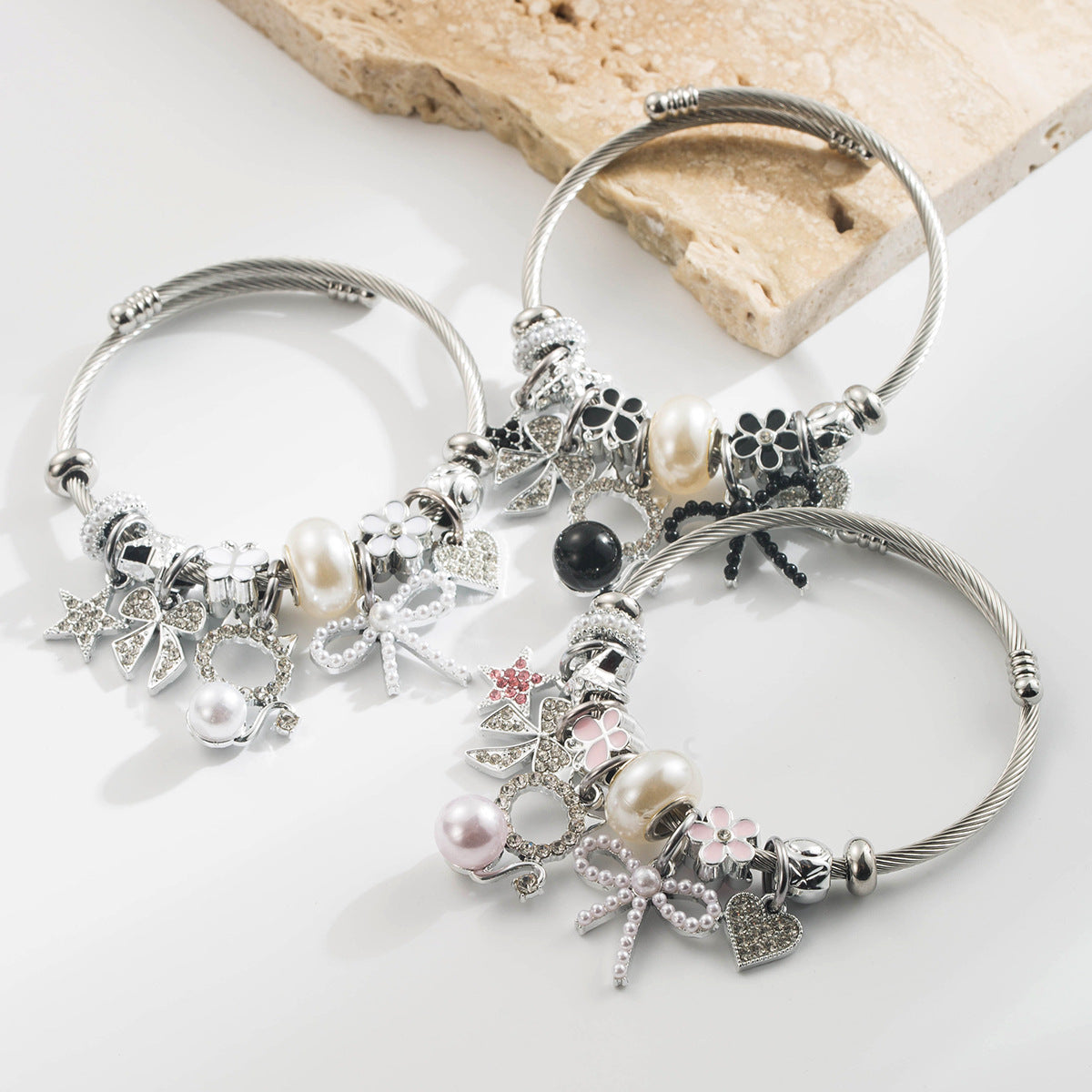 Wholesale Trendy Black Alloy Pearl Rhinestone Bow Star Pendant Charm Bracelet Jewelry Accessory Boutique Resale