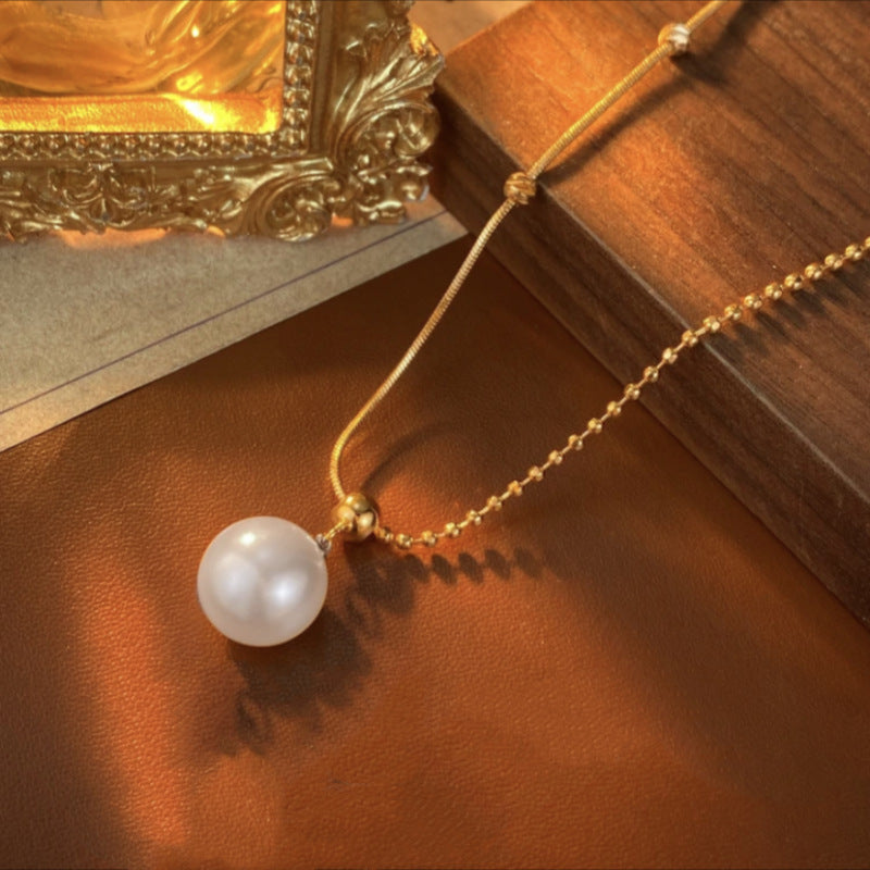 Wholesale Light luxury 18 real gold plating clavicle chain Necklaces