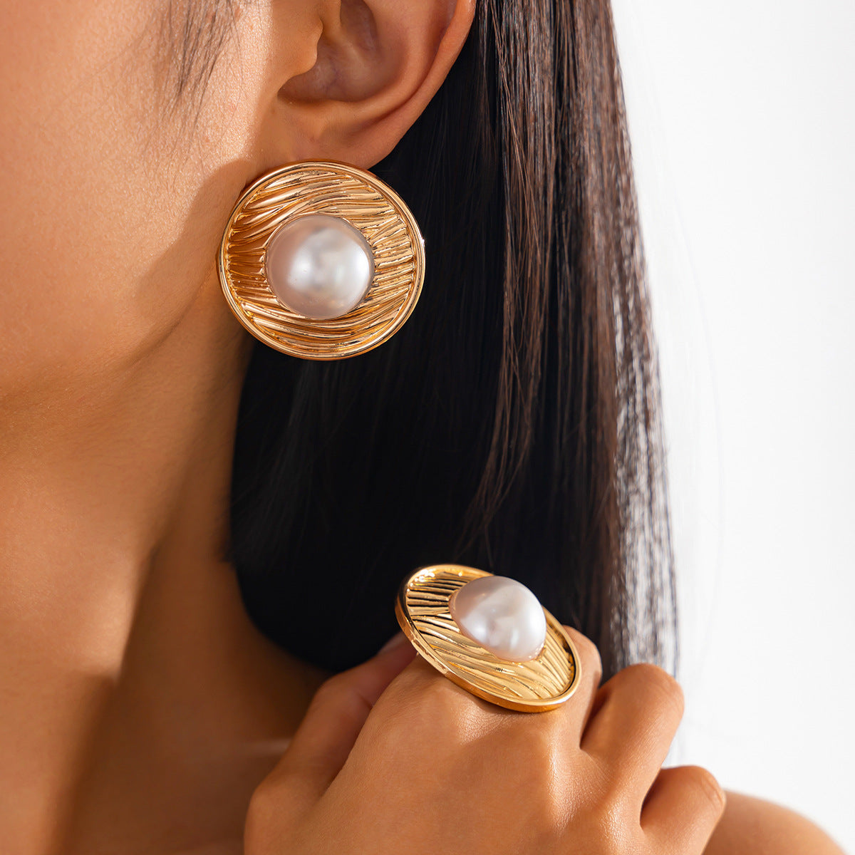 Wholesale Metallic pleated earring set