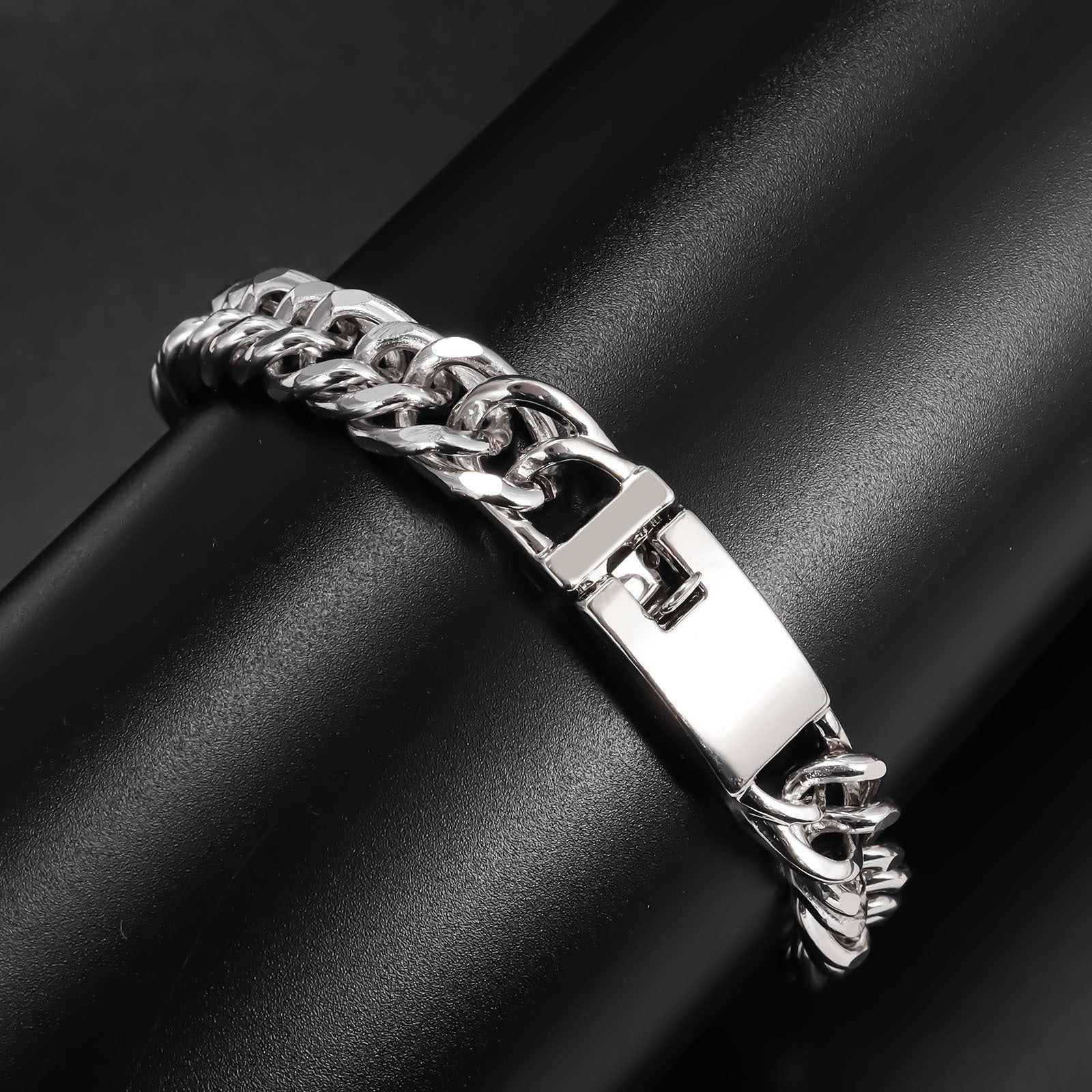 Wholesale Gold Plated 10mm Bracelet Men's Electroplated Alloy Double Buckle Bracelet ACC-BT-LR005