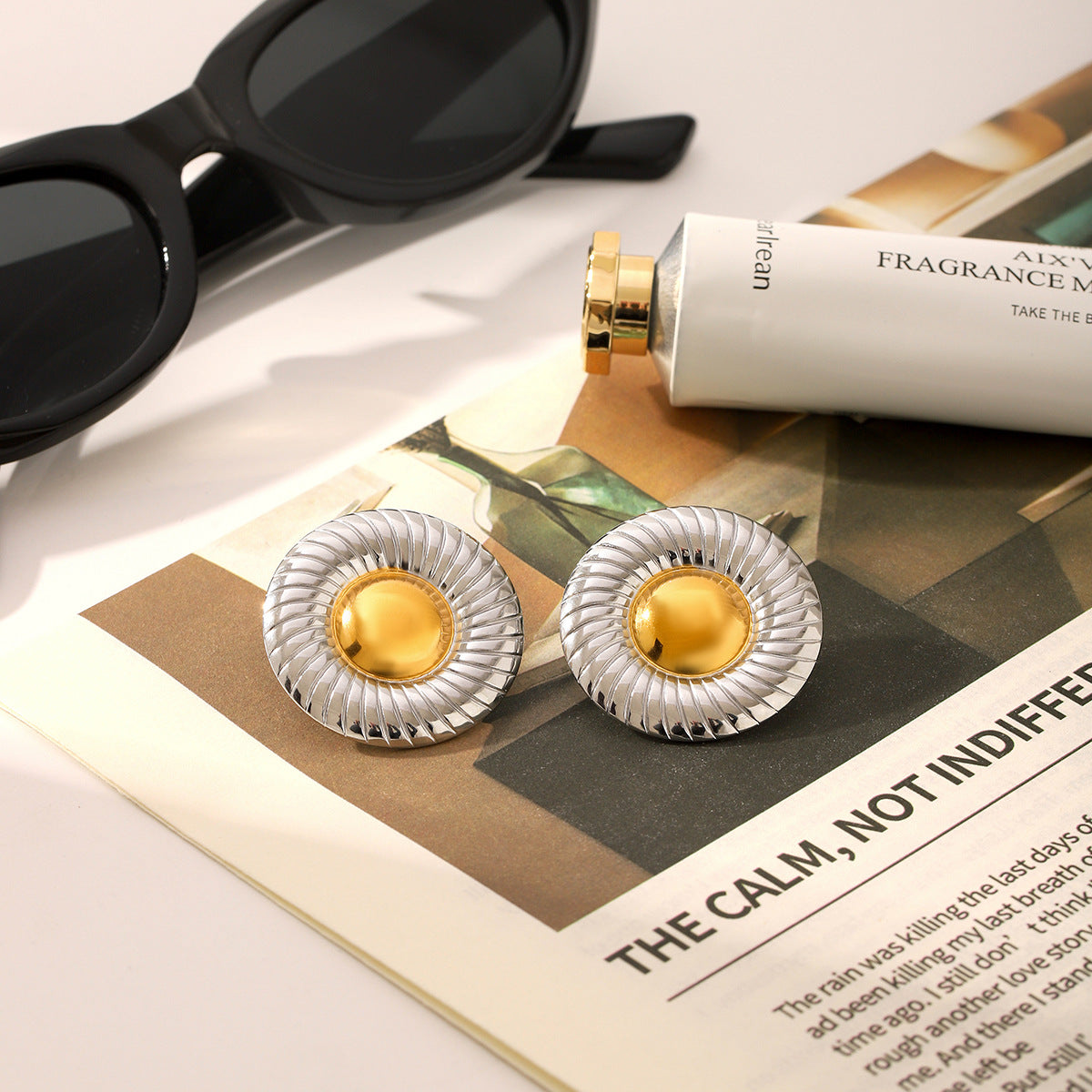 Wholesale Titanium Steel 18K Gold and Silver Color-matching Round Earrings