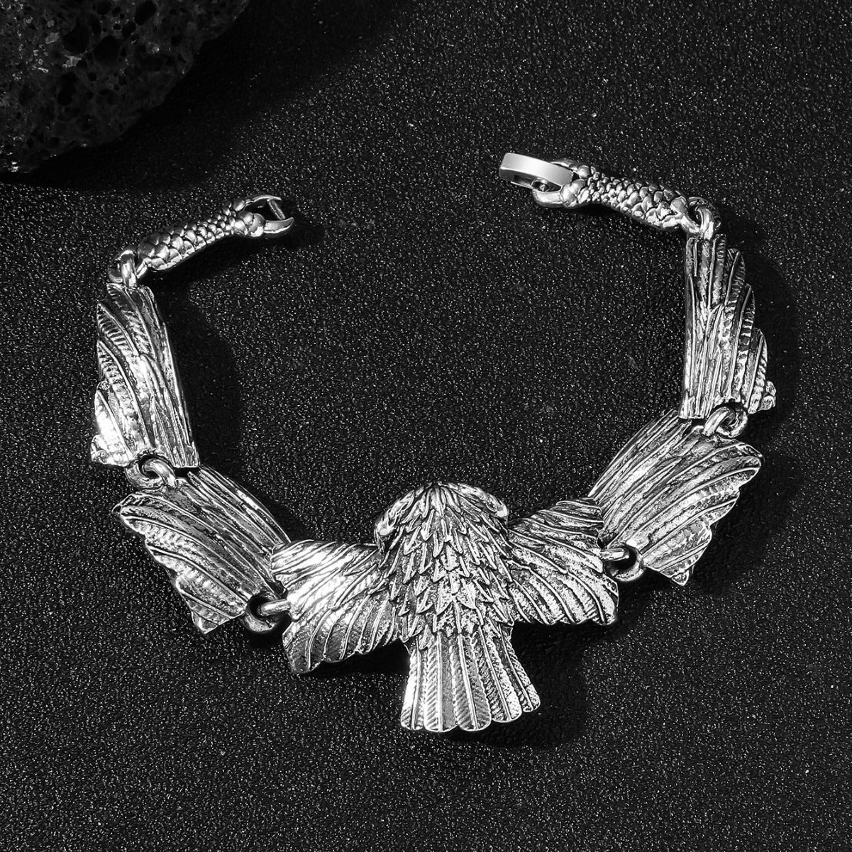 Wholesale Retro style eagle element alloy chain bracelet