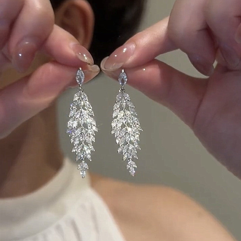 Wholesale Stylish Leaf Tassel Long Drop Earrings Copper Electroplated Evening Party Jewelry Accessory Trendy Gift For Boutique Resale