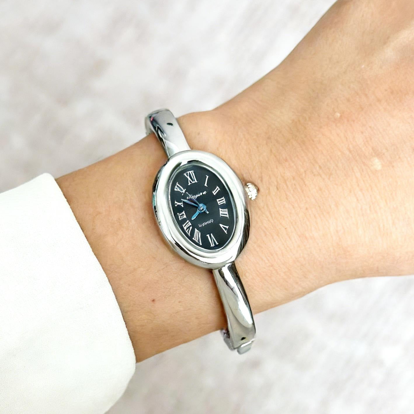 Wholesale Vintage Women' s Bracelet Watch Quartz Waterproof DIY Chain Student Gift Fashion Accessory