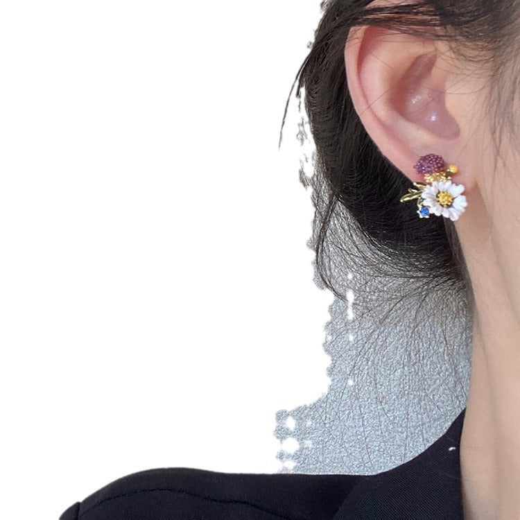 Wholesale Enamel asymmetrical daisy flower earrings