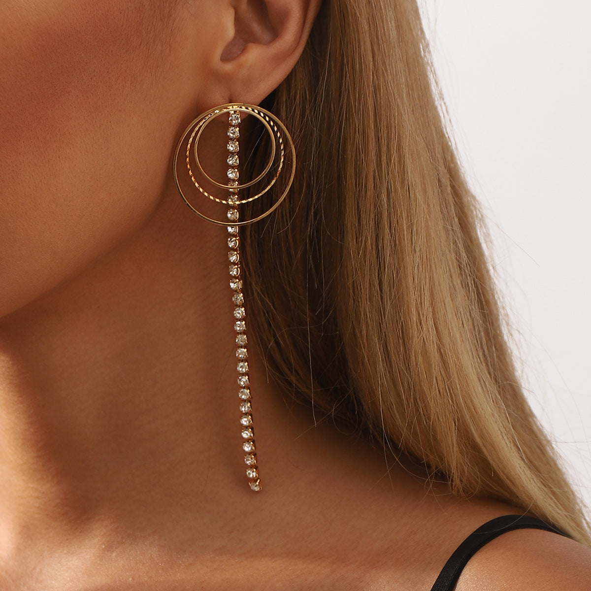 Wholesale retro simple diamond tassel earrings  elegant claw chain earrings