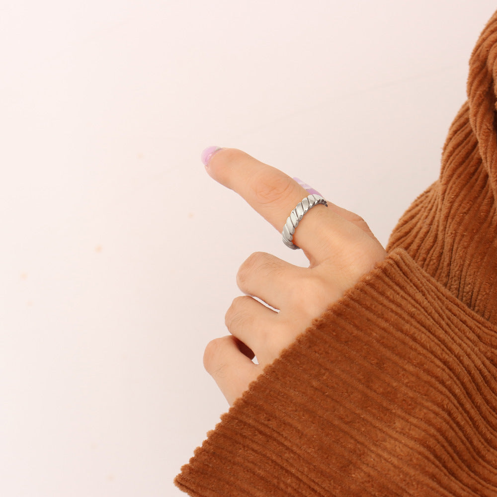 Wholesale Vintage Geometric Plain Ring Gold Electroplated Titanium Steel Jewelry Accessory
