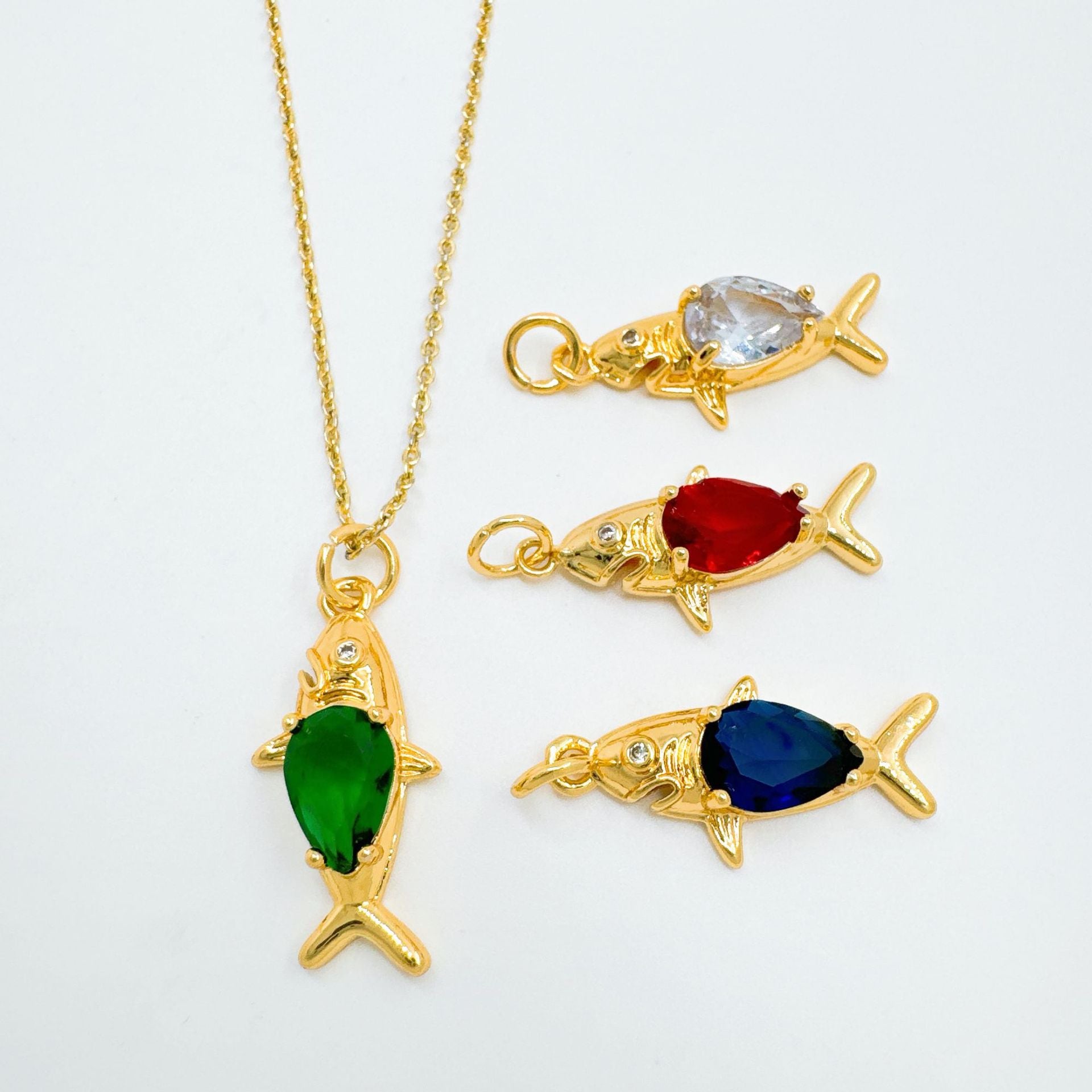 Wholesale Gold Plated Shark Pendant Necklace European Style Fashion Accessory for Women Boutique Resale
