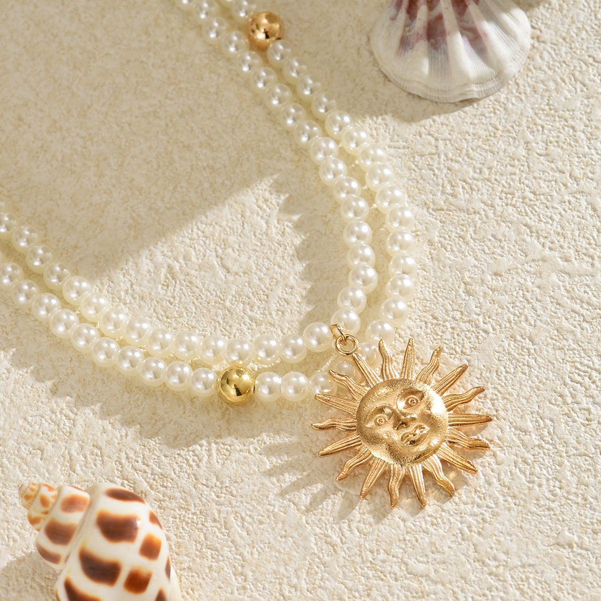 Collar de lujo al por mayor, colgante de sol de cara sonriente retro, cadena de clavícula con cuentas