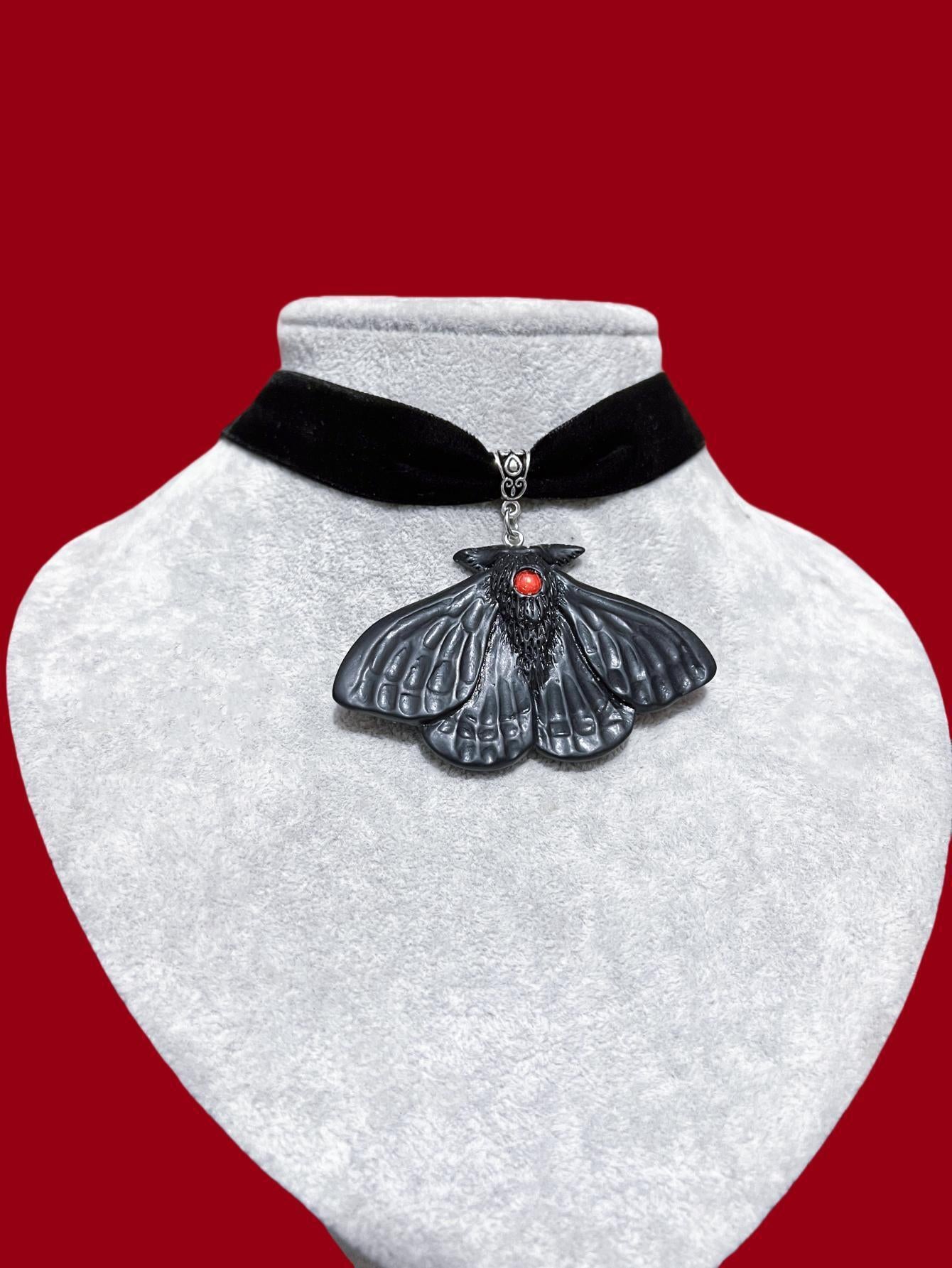 Wholesale Vintage Black Moth Velvet Necklace