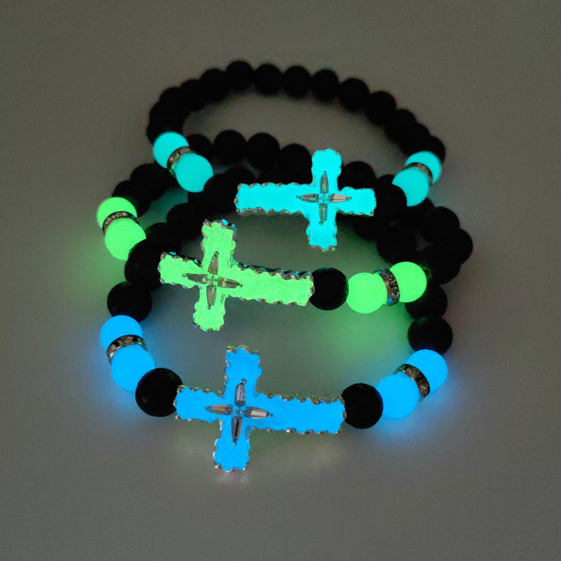 Großhandel Luminous Cross Armband Legierung Diamant 8mm Armband