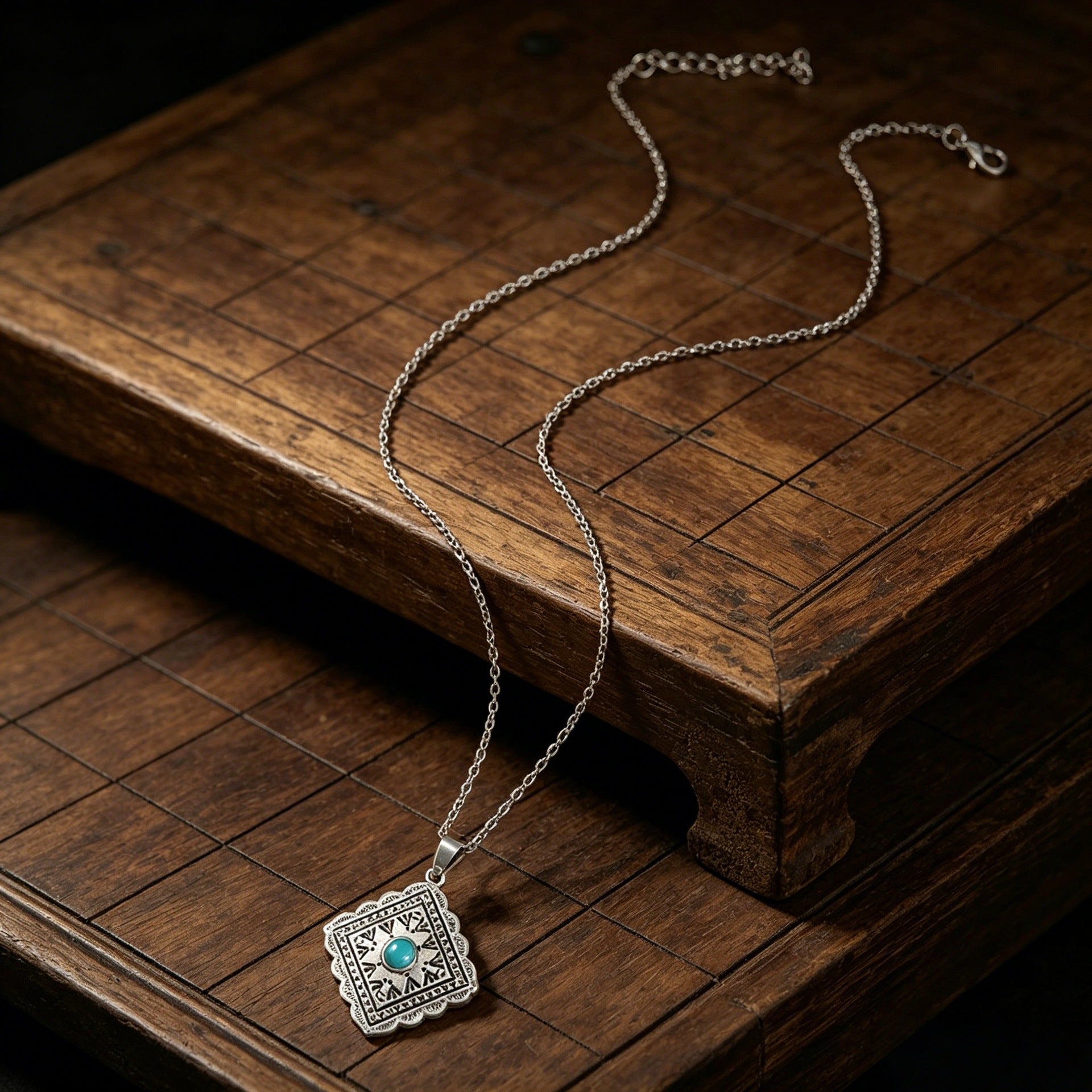 Wholesale Retro Bohemian Turquoise Geometric Necklace Silver Alloy Chain With Electroplated Pendant Fashion Accessory For Resale